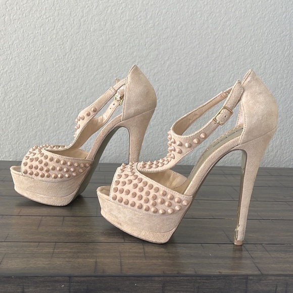 Bebe blush pink studded 5 1/2in heels, size 7 - Picture 4 of 9